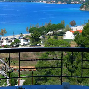 george-sias-house.hotelschalkidiki.net/
